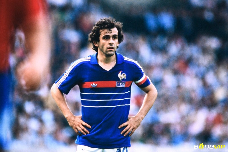Michel Platini ghi được 9 bàn thắng tại kỳ Euro năm 1984 và đưa đội tuyển Pháp lên ngôi vô địch