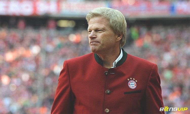 Oliver Kahn được đánh giá là một trong những thủ môn vĩ đại và xuất sắc nhất