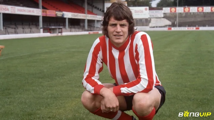 Mick Channon là một tiền đạo vĩ đại và đóng góp rất nhiều vào thành công của Southampton