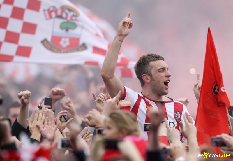 Rickie Lambert là một cầu thủ trẻ tài năng và có nhiều nhiệt huyết với bóng đá