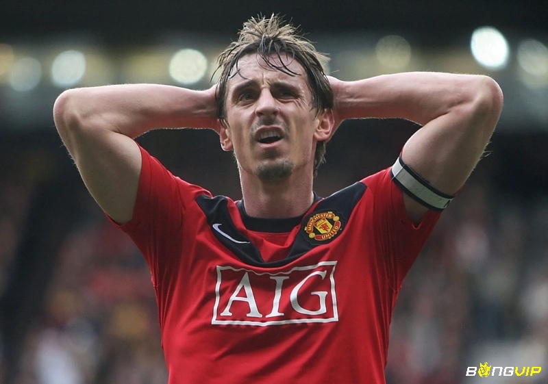 Neville là một hậu vệ biểu tượng của với lối chơi độc đáo và hấp dẫn Manchester United