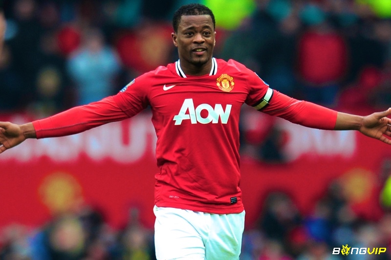 Evra đã có sự nghiệp đỉnh cao và những thành tích nổi bật tại Manchester United