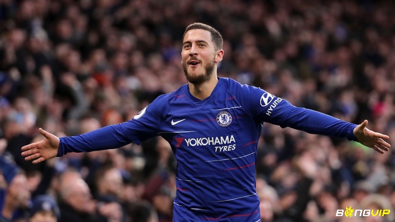 Eden Hazard cũng góp mặt trong danh sách các tiền vệ hay nhất Chelsea