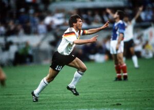 Tiểu sử Lothar Matthaus và phong cách thi đấu đáng tự hào
