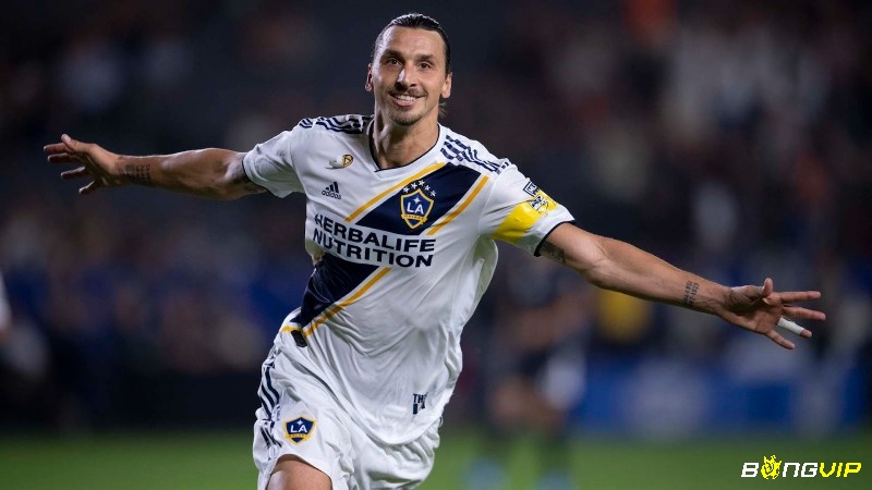 Ibrahimovic ngang hạng với CR7 trong danh sách cầu thủ có lực sút mạnh nhất thế giới