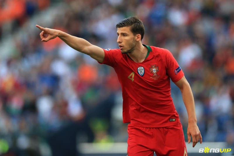 Rúben Dias là trụ cột vững chắc, góp công lớn vào thành công của Manchester City