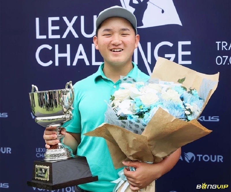 Nguyễn Anh Minh là một trong những golfer trẻ hàng đầu Việt Nam, nổi bật với tác phong chuyên nghiệp và vị trí xếp hạng cao nhất trên bảng WAGR