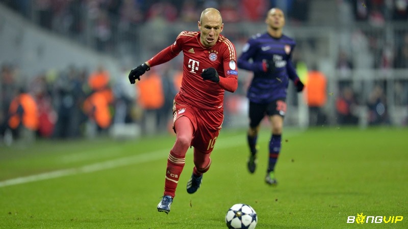 Arjen Robben được nhớ đến với tốc độ 37 km/h và những pha dứt điểm bằng lòng trong chân trái đầy uy lực