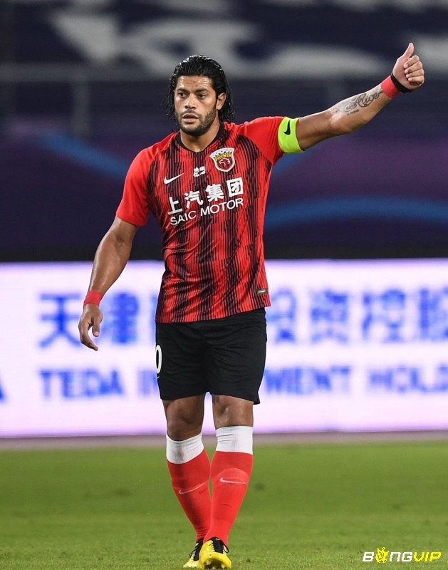 Hulk – Cầu thủ có cú sút mạnh nhất thế giới với pha dứt điểm 150 km/h khi chơi cho Shanghai SIPG