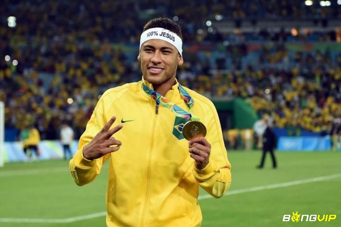 Neymar là ngôi sao bóng đá Brazil với vẻ ngoài lãng tử và kỹ thuật điêu luyện