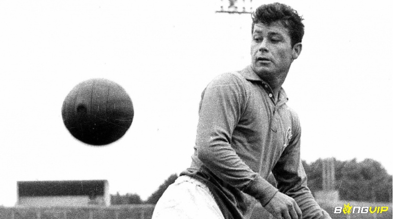 Just Fontaine ghi 13 bàn tại World Cup 1958 và lập kỷ lục vô tiền khoáng hậu
