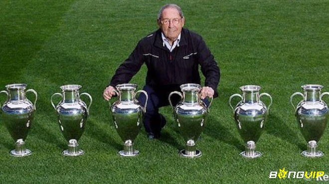 Francisco Gento là huyền thoại của Real Madrid với 6 chiếc cup Champions League, cầu thủ giành nhiều danh hiệu Champions League nhất