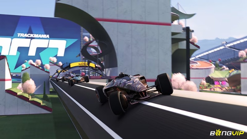 Trackmania là một trò chơi đua xe arcade nổi tiếng với khả năng sáng tạo không giới hạn