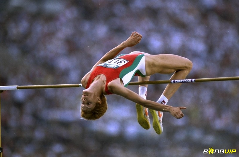  Stefka Kostadinova sở hữu kỹ thuật Fosbury Flop hoàn hảo với khả năng bay lượn ấn tượng