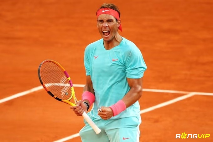 Rafael Nadal chinh phục sân đất nện với lối chơi bền bỉ và tinh thần chiến đấu kiên cường