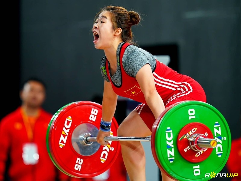 Hoàng Thị Duyên thuộc top vận động viên cử tạ thi đấu kiên cường và giành HCV tại SEA Games 30