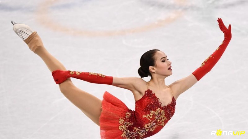Alina Zagitova tỏa sáng trên sân băng với kỹ thuật điêu luyện và phong cách biểu diễn ấn tượng