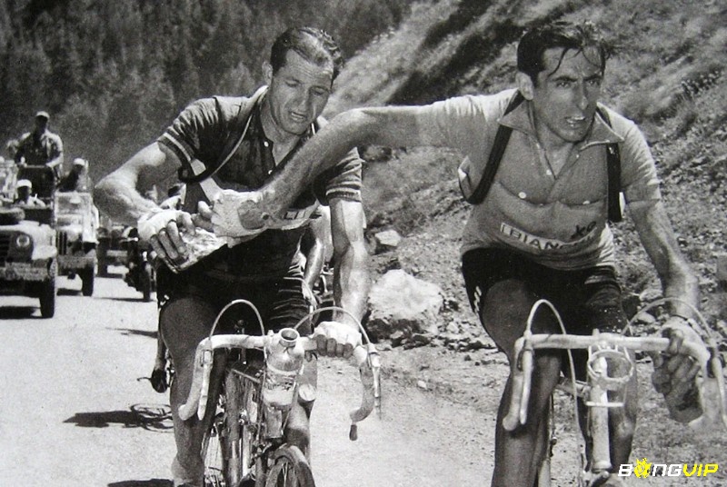 Fausto Coppi sở hữu khả năng leo núi vượt trội và chiến thuật thi đấu tinh tế