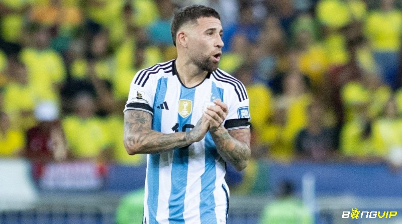 Nicolás Otamendi thi đấu máu lửa và mang đến sự ổn định cho hàng phòng ngự Argentina