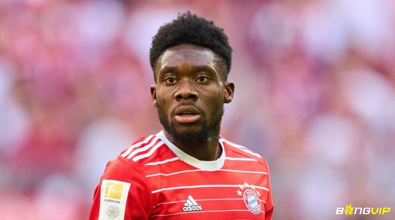 Alphonso Davies với tốc độ 36,51 km/h là hậu vệ cánh nhanh nhất thế giới
