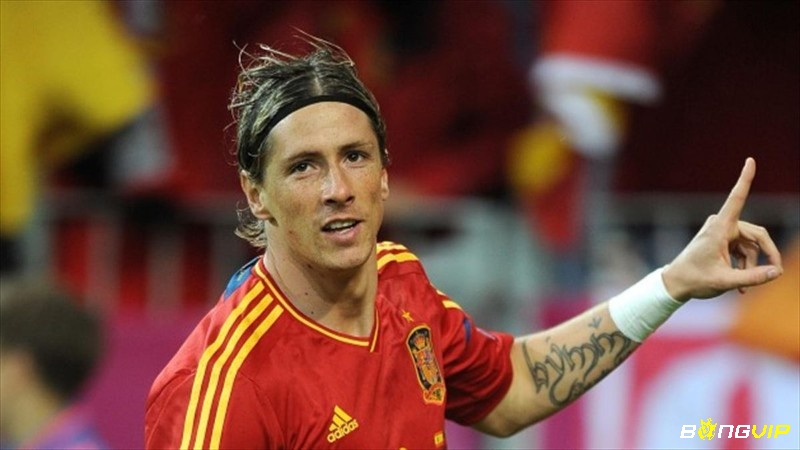 Fernando Torres nổi bật với vẻ đẹp lãng tử và nét điềm đạm trên sân cỏ