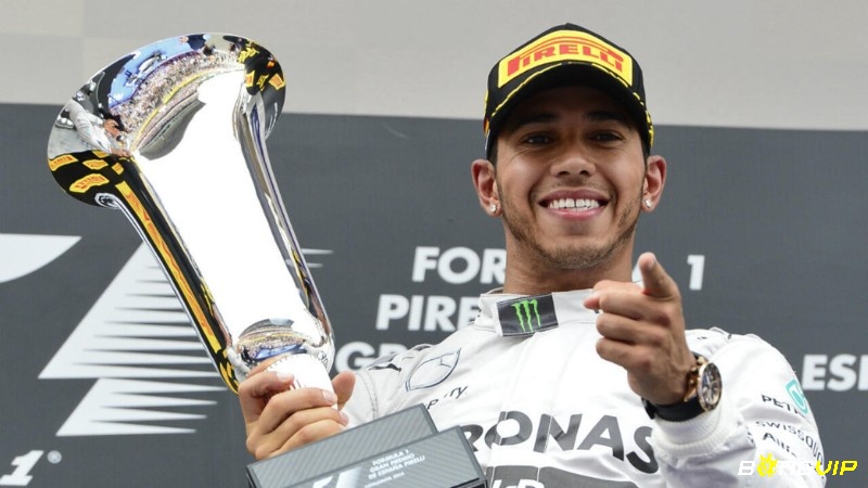 Lewis Hamilton là huyền thoại trong giới đua xe công thức F1