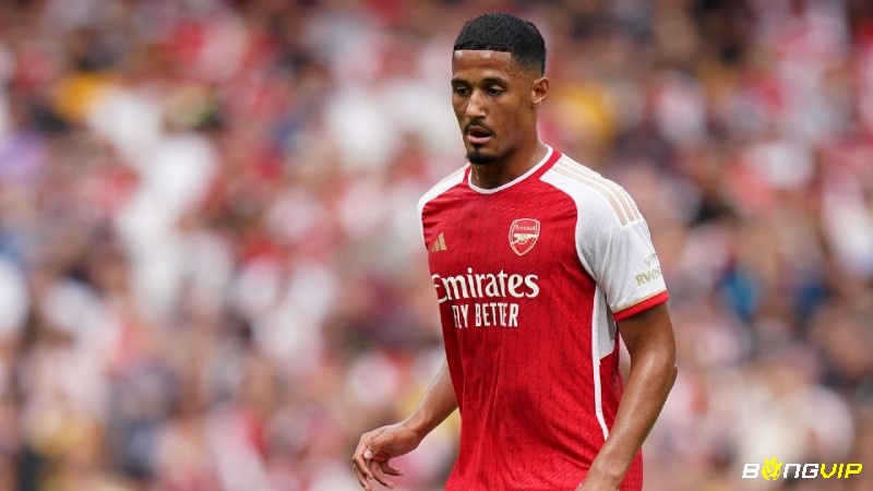 Saliba là một trong những trung vệ hay nhất C2 với khả năng tham chiến tốt và khả năng đọc trận đấu tuyệt vời