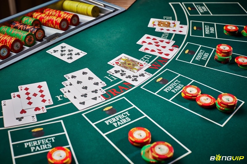 Những hành động có thể xảy ra trong các lượt đấu trong Blackjack