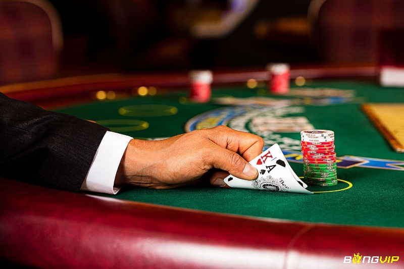 Bongvip sẽ giúp anh em so sánh Blackjack miễn phí và ăn tiền thật để có thể đưa ra sự lựa chọn cho mình