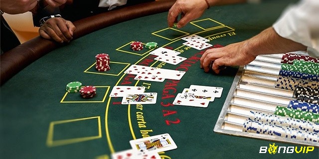 Cách chơi Poker cho người mới cần nắm chắc kỹ thuật đọc bài và tính toán xác suất