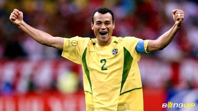 Cafu là mẫu cầu thủ toàn diện có thể lên công về thủ vô cùng sắc bén