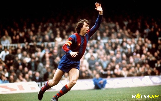 Hendrik Johannes Cruyff không chỉ là một cầu thủ hay nhất lịch sử bóng đá mà còn là nhà cách mạng bóng đá
