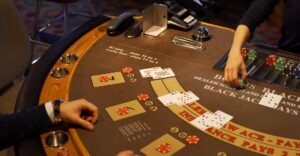 Chơi bài Baccarat trực tuyến - Cách chơi và mẹo giúp thắng lớn