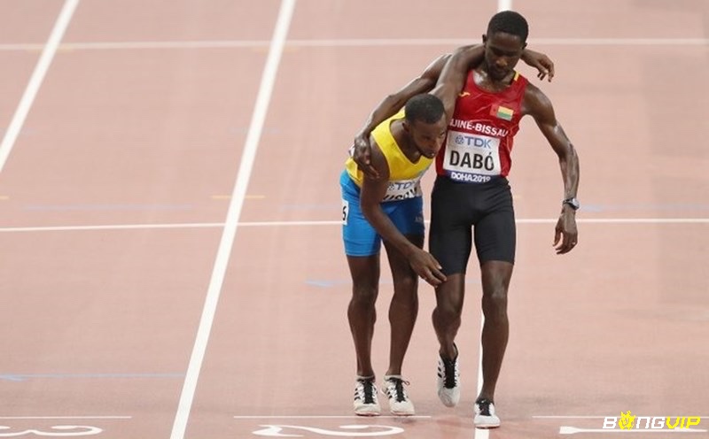 Kỹ thuật chạy đúng và tinh thần vững vàng là chìa khóa giúp bạn vượt qua thử thách marathon an toàn và hiệu quả