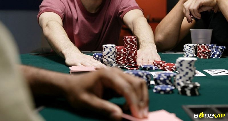 Double Barrel giúp anh em kiểm soát thế trận và ép đối thủ bỏ bài sớm