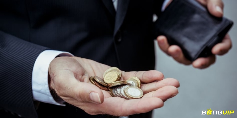 Thể hiện nỗi lo bất ổn tài chính, rủi ro nghề nghiệp và những thay đổi không kiểm soát được.