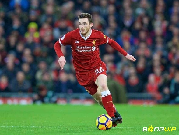 Robertson được đánh giá là một trong những hậu vệ trái xuất sắc nhất thế giới nằm trong danh sách cầu thủ Liverpool