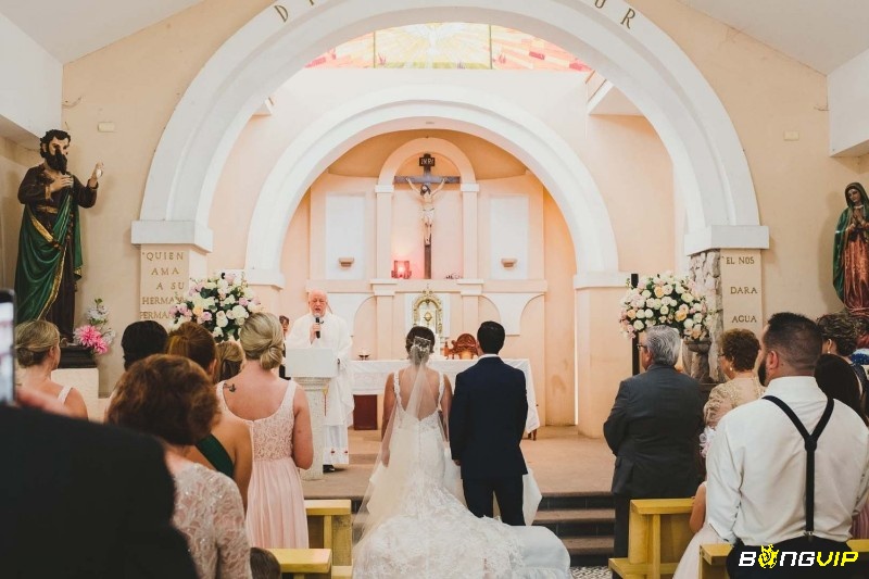 Giấc mơ thấy tổ chức đám cưới ở nhà thờ thể hiện cho những quyết định quan trọng trong cuộc sống