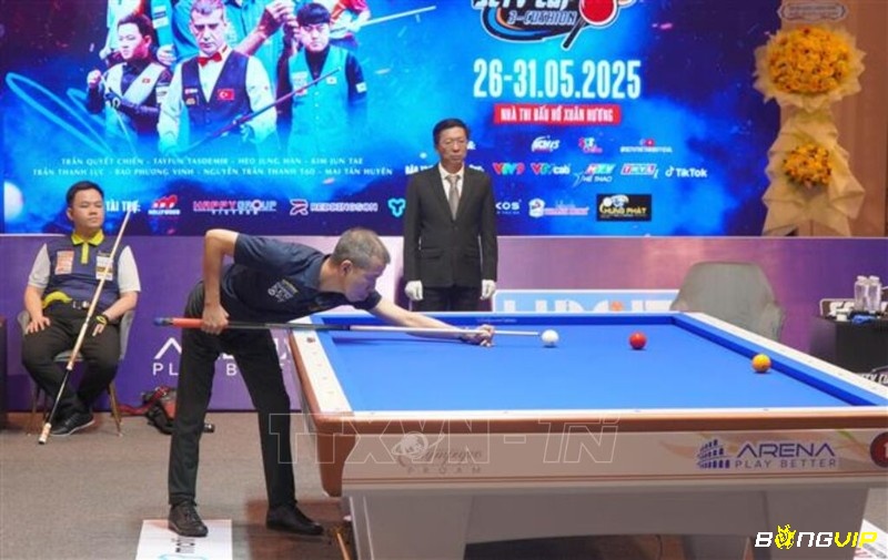 Giải bi-a quốc tế carom 3 băng với cơ thủ thi đấu trên bàn billiards chuyên nghiệp