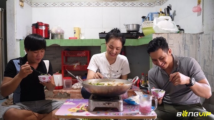 Giấc mơ thấy hàng xóm sang nhà chơi là điềm báo tốt lành đến với bạn