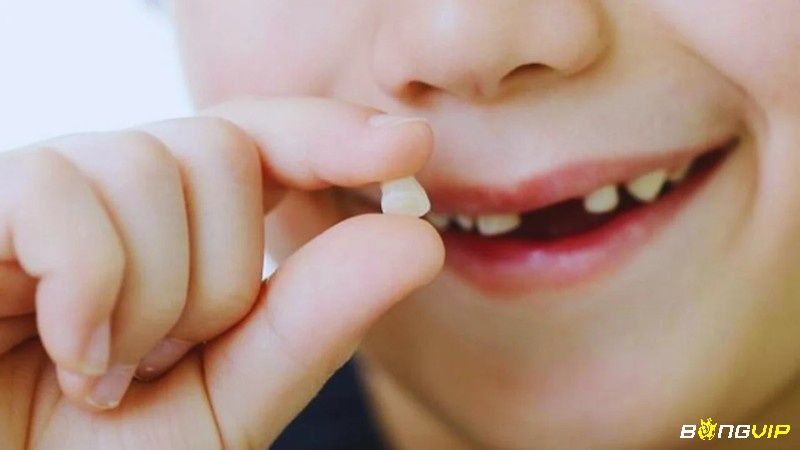 Giấc mơ thấy răng rụng thể hiện cho sự mất cân bằng trong cơ thể khiến bạn cảm thấy lo lắng